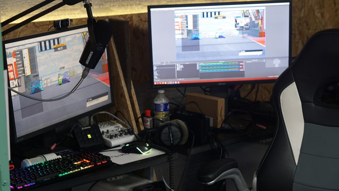 Milk_Esport's tweet photo. Derniers préparatifs avant le début de la #SIMDREAM organisé par la @VTRL_off au @Milk_Esport au profit de l'association @asso_ArcEnCiel_ !
Venez nous rejoindre pour un événement de folie dans la joie et la bonne humeur !
#VTRL
⏩https://t.co/P8p2RIU4MB https://t.co/yMP9CZFVH4