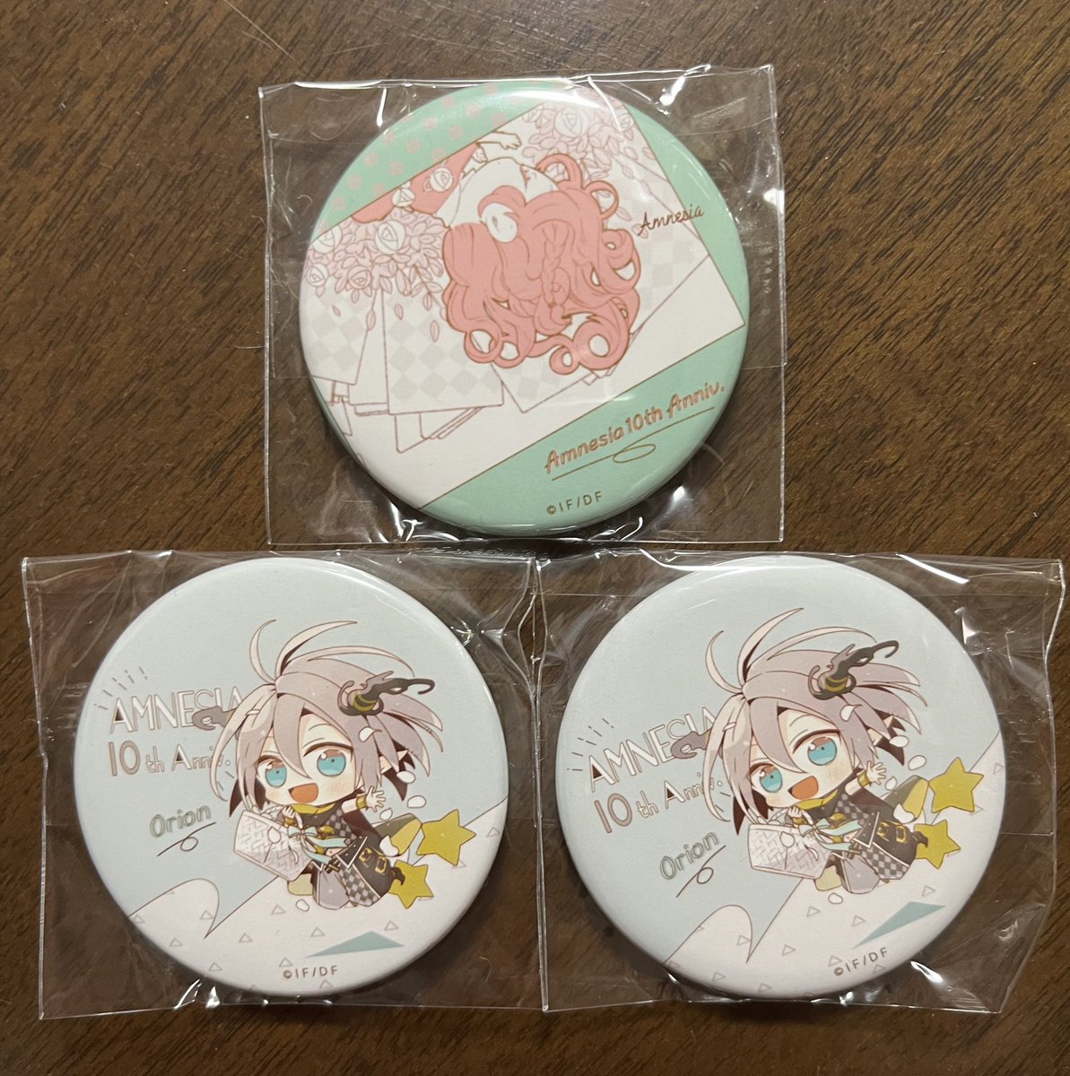mayutanxt's tweet photo. 【交換】オトメイトカプセル オトカプ アムネ AMNESIA 10th  アムネシア 缶バッジ  

譲)オリオン2.
Premium→AMNESIA

求)シン＆主人公
Premium→LATER 

PremiumはPremium同士のみ。
纏めて交換頂ける方優先。
気になった方はお気軽にお声掛け下さい。
よろしくお願い致します。 https://t.co/9woToEQYaT