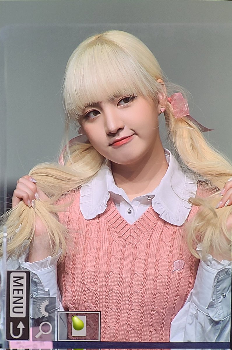 .บีบแก้ม