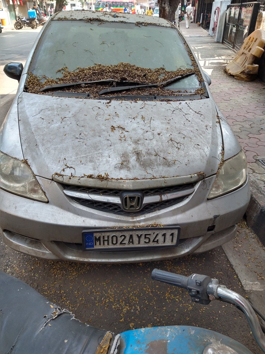 saraf_nitish's tweet photo. @MumbaiPolice @mybmc
@mumbaimirror
This vehicle has been lying in front of our building at Mulund east unattended for many years.
Several complaints and no action taken yet. Its a complete nusiance.please take action. https://t.co/P1ZFQKb1uc