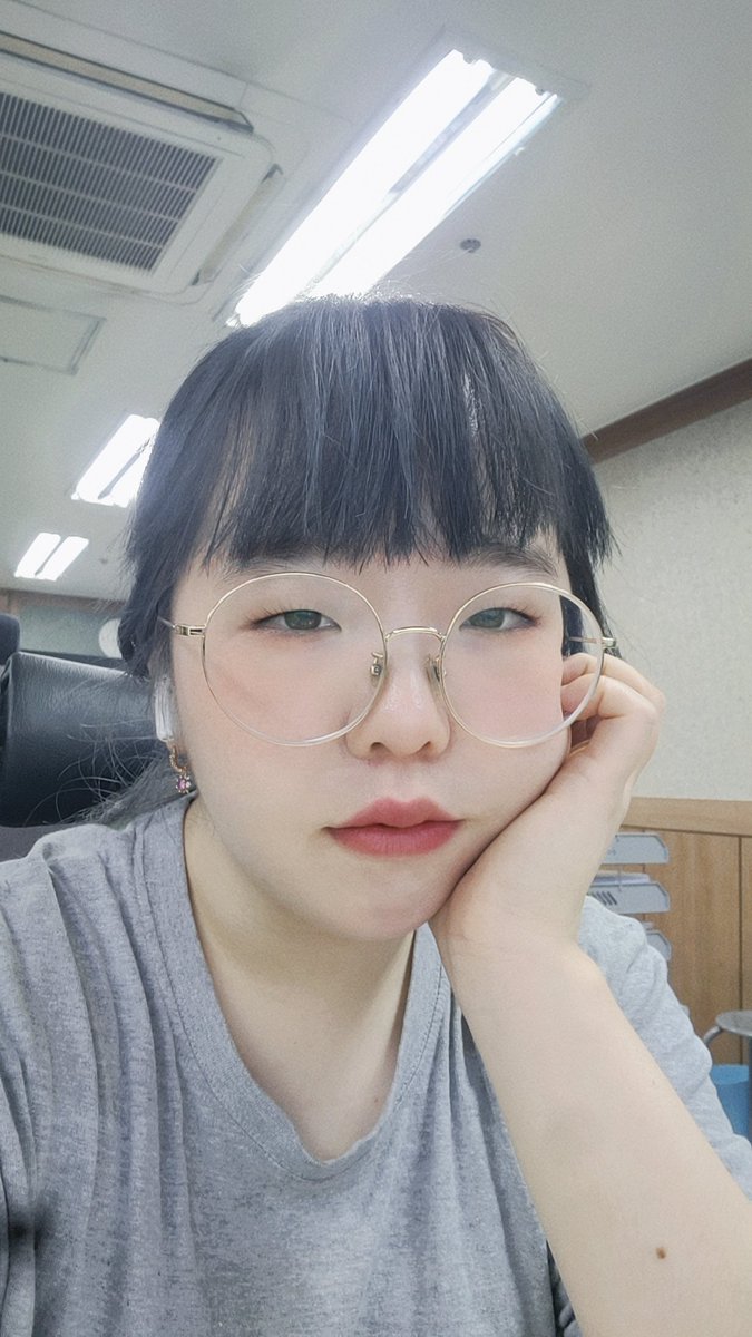 rara21k's tweet photo. ☆맨날 집에서 놀고만 싶다~☆
☆말괄량이남매냥☆
•유튜브 https://t.co/fF2l2JL2oo
•페이스북 https://t.co/STd7IXrH1x
•인스타 https://t.co/fxpuK2O8Wk
•블로그 https://t.co/ssdzcoCkXF

#셀카 #집 #주말 #끝 #쉬고���다 #냥 #고양이 #selfie #주말끝 #selfie https://t.co/NAqC6nPaRQ