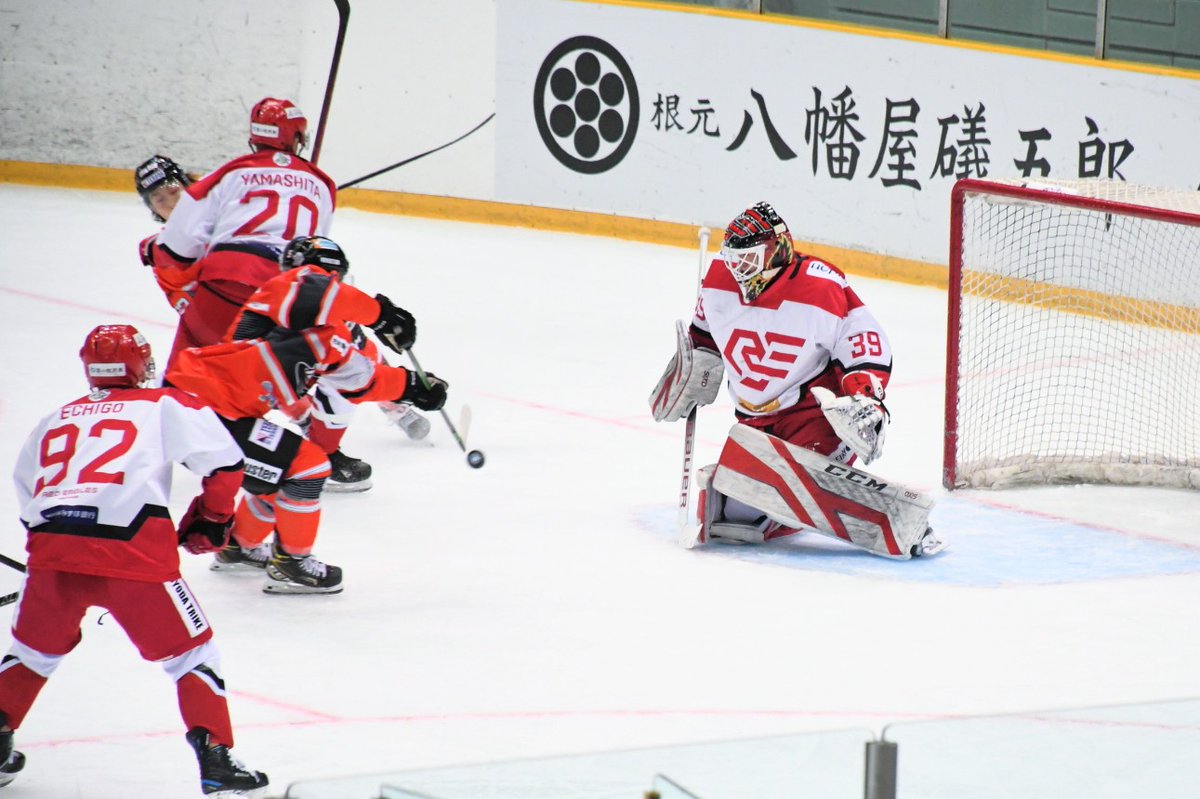 ih_26767172's tweet photo. 石川選手の完璧なひと叩き🏒
#全日本アイスホッケー選手権大会 #アイスホッケー #アイスホッケー全日本選手権 #栃木日光アイスバックス #アイスバックス #IB5 #石川貴大 選手 https://t.co/mzsXqD3rVp