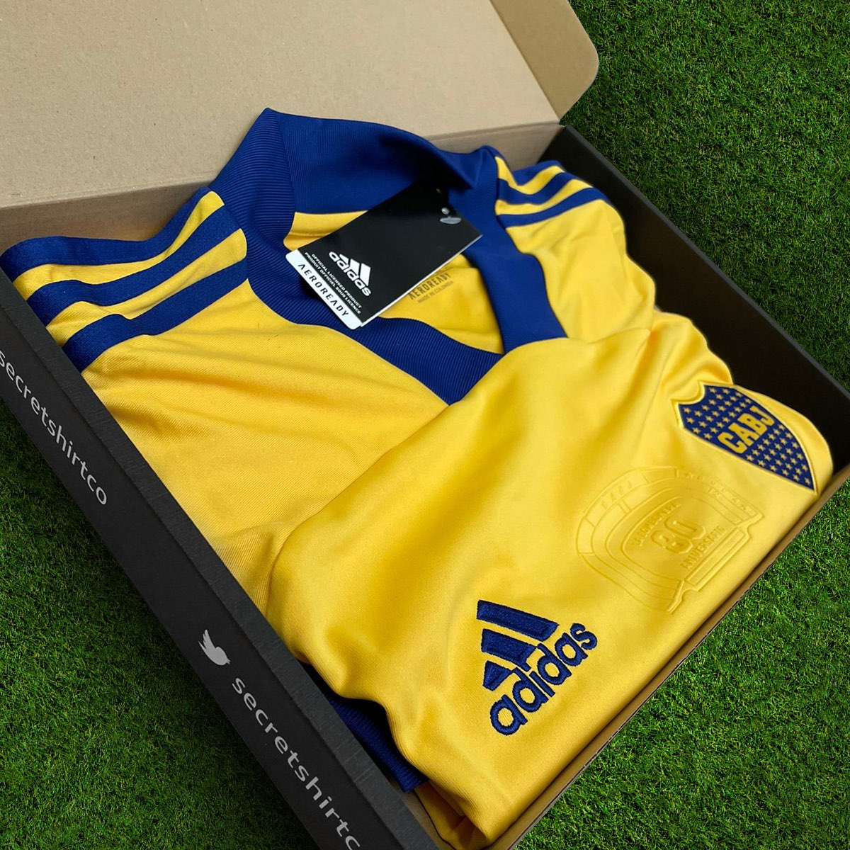 secretshirtco's tweet image. If a Premier League game goes ahead today we’ll giveaway a SecretShirt.co box 📦

To enter 👇

🔄 Retweet this tweet
🤝 Follow us

Good luck!