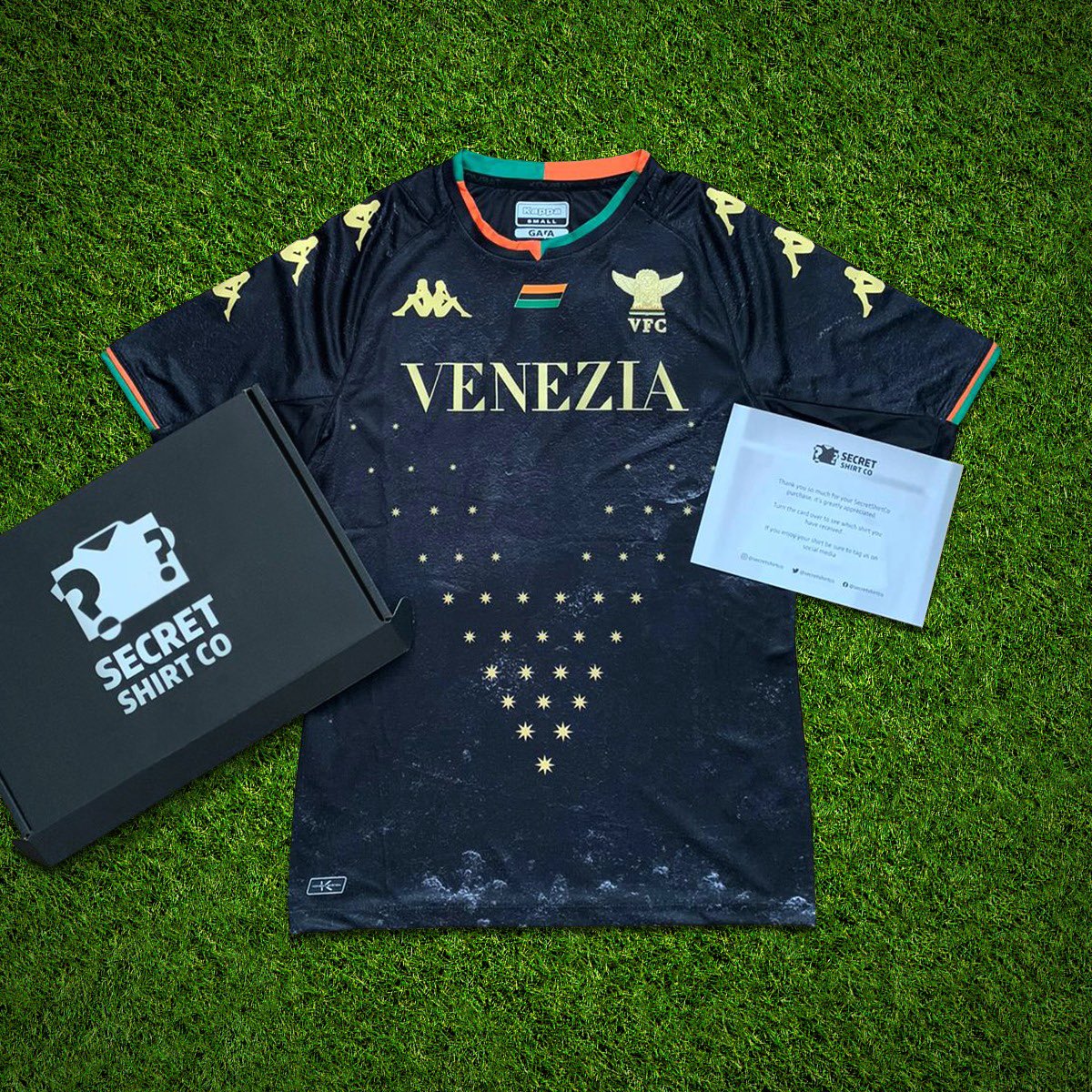 secretshirtco's tweet image. If a Premier League game goes ahead today we’ll giveaway a SecretShirt.co box 📦

To enter 👇

🔄 Retweet this tweet
🤝 Follow us

Good luck!