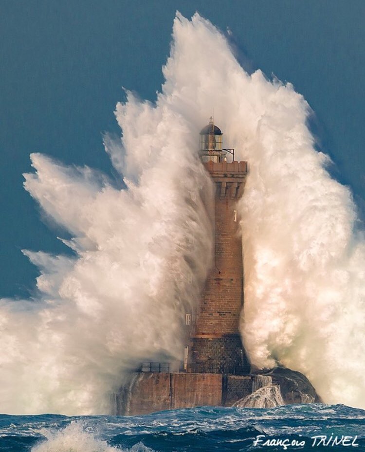 BreizhWeCan's tweet photo. 🌊 L’écume du jour 😉
#MagnifiqueBretagne #Porspoder 

© François Trinel https://t.co/UfVEMsNZ7q
