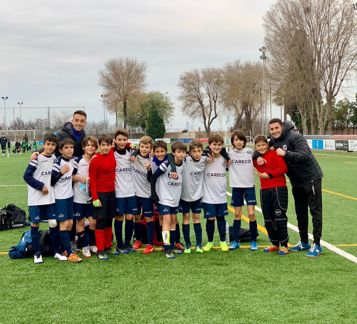 🗓| SÁBADO |
🔠Alevín 2° Año G-B1
⚽️<a href="/FoiosAtleticCF/">Foios Atlètic CF</a> 1-3 ALEVÍN A
✅Gran victoria del equipo de <a href="/marcosferrandog/">Marcos Ferrando Guadas</a> y #Mario contra el tercer clasificado. 
🔝Acabamos el año invictos! 🔥
<a href="/FFCV_info/">FFCV</a> <a href="/GolsmediaCVal/">Golsmedia Comunidad Valenciana</a> <a href="/esportbase/">ESPORTBASE Media</a> <a href="/ValenciaBasecom/">Valencia Base</a> #invictos #rocafort #somunio #alevin 💙🤍