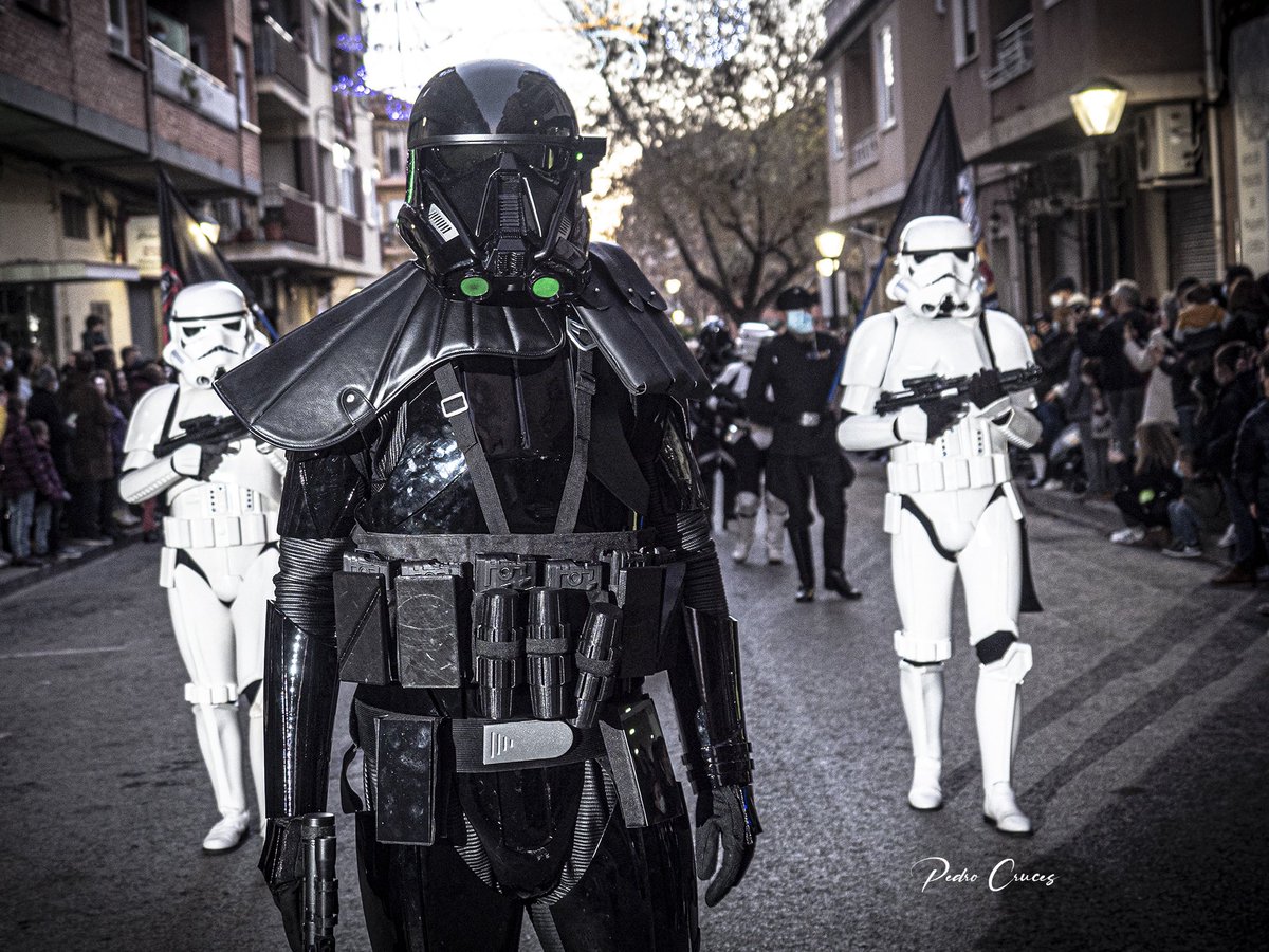 legion501's tweet photo. Espectacular desfile en Ibi la semana pasada organizado por @terciodelevantesquad apoyando la recogida de juguetes y alimentos en favor de @valencia.caritas #SpanishGarrison #501stlegion #starwars #caritas #ibi #badguysdoinggood https://t.co/TpF8Lnw8X0