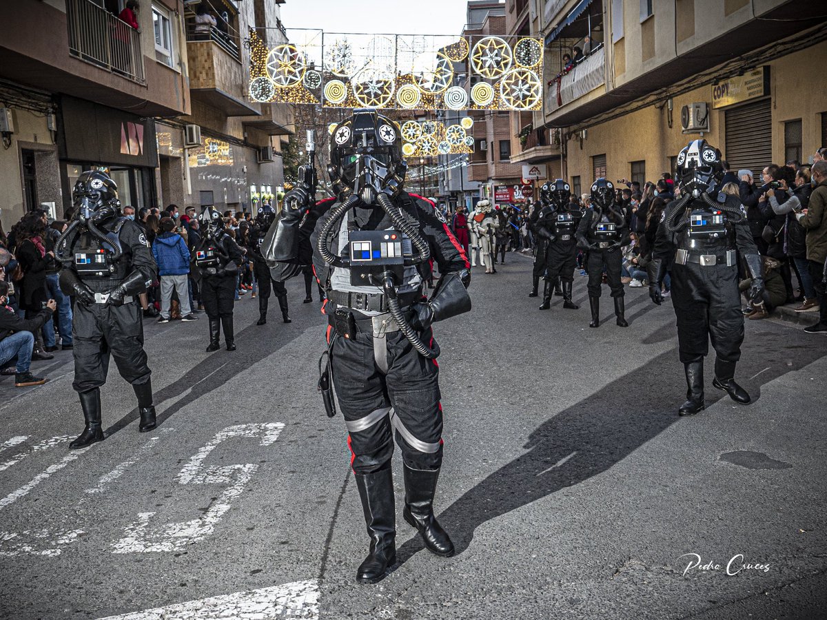 legion501's tweet photo. Espectacular desfile en Ibi la semana pasada organizado por @terciodelevantesquad apoyando la recogida de juguetes y alimentos en favor de @valencia.caritas #SpanishGarrison #501stlegion #starwars #caritas #ibi #badguysdoinggood https://t.co/TpF8Lnw8X0
