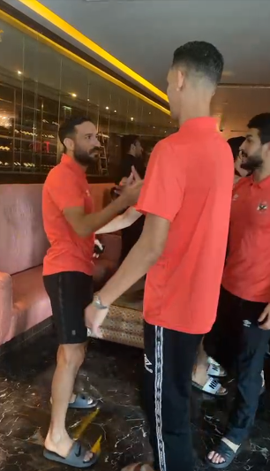 📸معلول ينضم لمعسكر الأهلي في قطر استعداداً للسوبر الأفريقي 🦅🔴
<a href="/AlAhly/">‏النادي الأهلي</a>