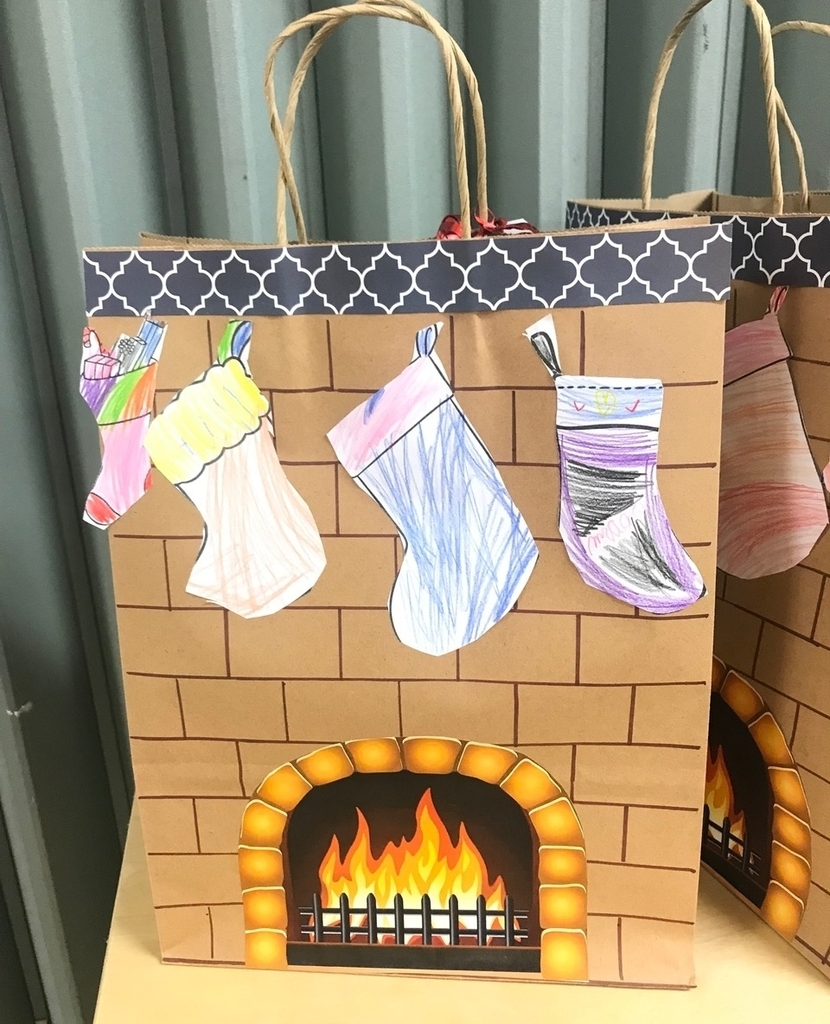 ozdingo_au's tweet photo. CREATIVE CUSTOMERS!⁠
⁠
Thank you to one of our lovely customers who send in this super cute and creative pic of our Brown gift bags all decorated for Christmas!⁠
⁠
We have sizes to suit all gift sizes, so keep the kids busy these Christmas holidays a… https://t.co/4UN6nv8tp5 https://t.co/vIRp7HFxkJ