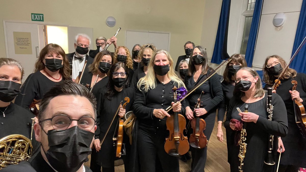 Look close enough and you’ll see our new oboist Jonathan… but what’s he about to do to Barry on clarinet? #swpc #christmasinthecity <a href="/marcus_alleyne/">Marcus Alleyne</a>