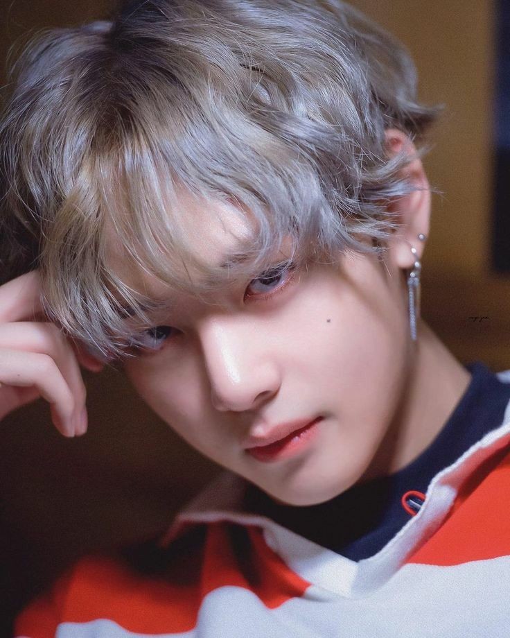 teteishq's tweet photo. dna era taehyung : a thread of his beautiful and angelic clips 🖤 https://t.co/RBXGGjX822
