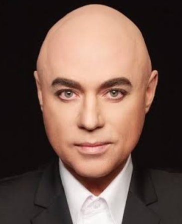 xyxy777a's tweet image. I heard #Nataniël suggest on the radio that we should defrost a Vegan pie for Christmas, a braai or potjie is common... No wonder the dude's hair fell out!