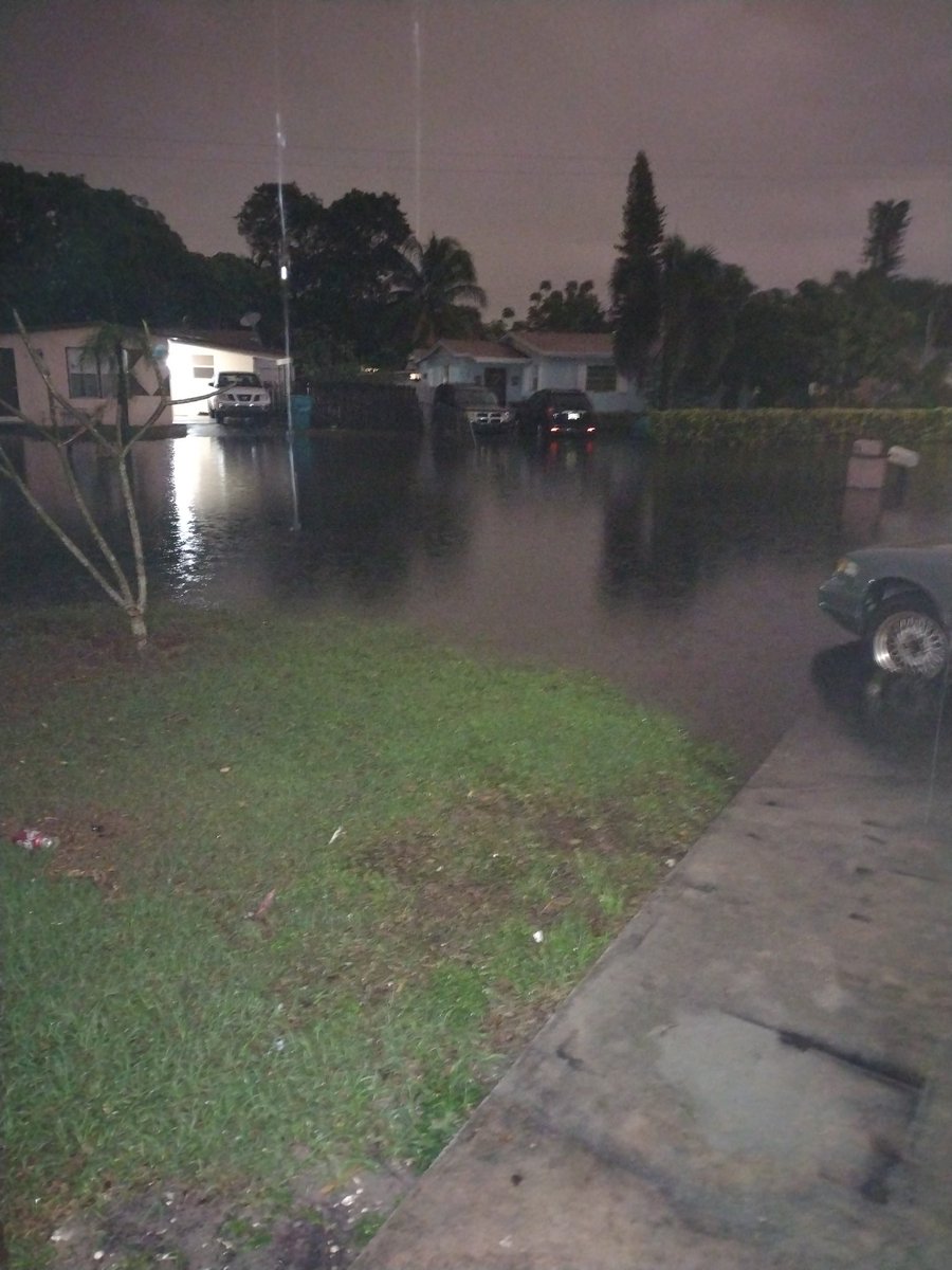 ForeverRashayne's tweet photo. When the @cityofboynton will not put drainage. Luckily my car wasn't home. Unfortunately my daughter's car was flooded. Didn't get pics of it due to she had to go to work and it was raining too hard. https://t.co/Q9bPEePkhJ