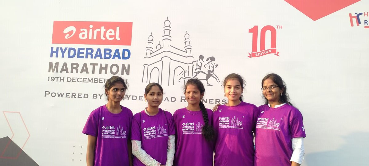 run4agirlchild's tweet photo. #KishoriVikas beneficiaries volunteering & organized drink stations @ today’s #AirtelHyderabadMarathon and cheering up the runners along the way.
Gear up for the #RunForAGirlChild in February 2022 Register here https://t.co/0ozzAMZlUl
#SevaBharathi #RFGC6 #GirlEmpowerment https://t.co/h1Xy5dIiHV