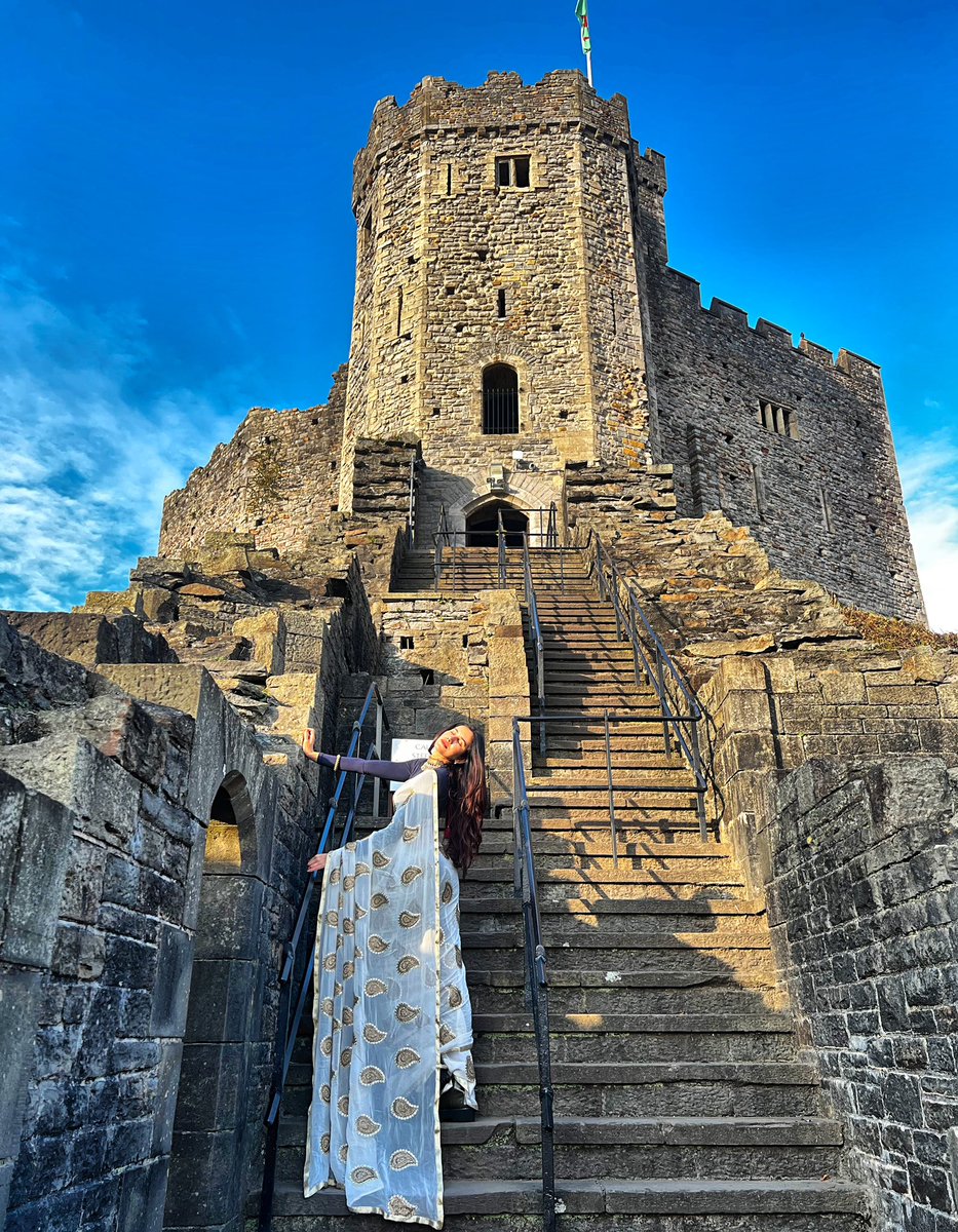 Bringing Indian to the UK castles 💙🏰 

#cardiff #cardiffcastle
