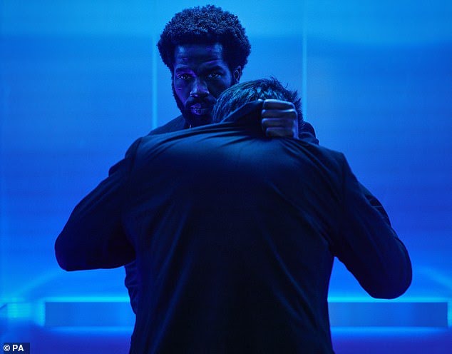lyjeanpaul1803's tweet photo. 1st teasing from Gangs of London season 2 TV show, fighting the awesome @sopedirisu. This one is going to be insane 🔥 directed by @corinhardy #gol #gol2 #gangsoflondon #gangsoflondon2 #theraid #garethevans https://t.co/oNLMcYcSLZ