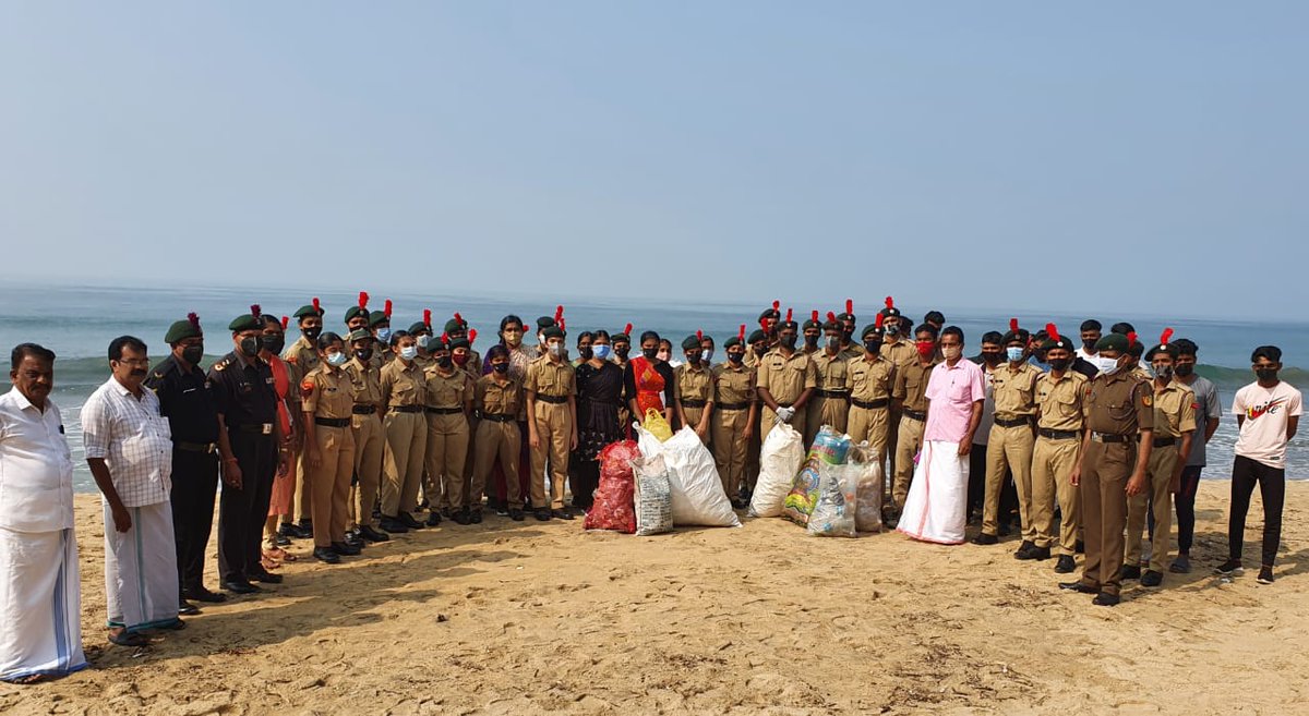 #PuneetSagar beach cleaning drive was undertaken by NCC cadets of 32 KER BN NCC, Kozhikode Group.

Puneet Sagar Abhiyan
19 December 2021 at Marakkappu Kadappuram, Kanhangad.
#PuneetSagarAbhiyan
#DGNCC  #32KeralaBattalion #NASCollegeKanhangad
@DefencePROTvm
@HQ_DG_NCC 

(1/4)