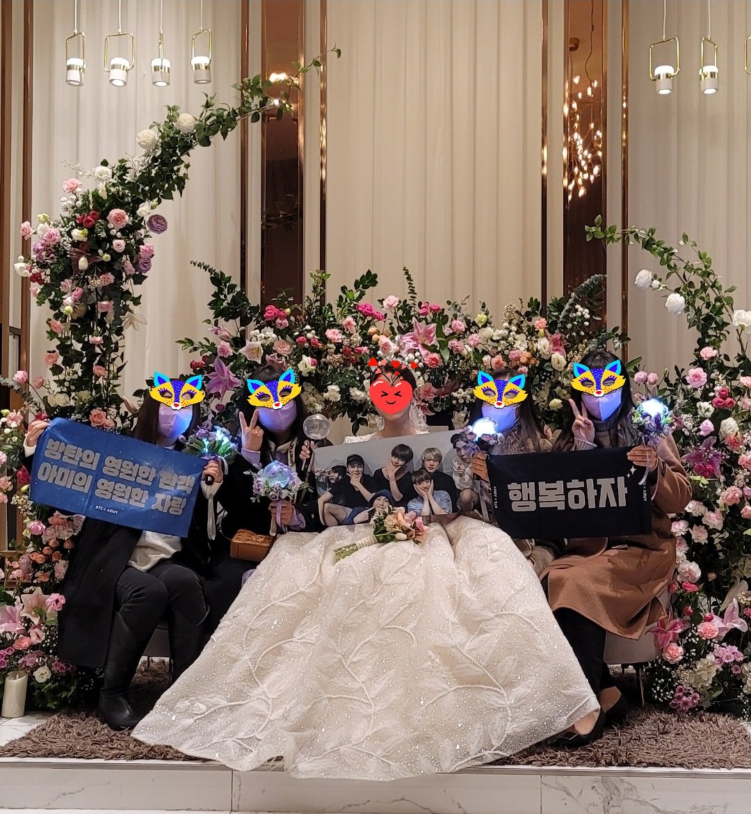 yooteamjangbts's tweet photo. 우리 예쁜 날개
태횽이를 두고 시집가는날
너무 예뻤다
남편님 피케팅참전 약속과 콘서트약속은 꼭 지키리라 두눈 부릅뜨고 지켜볼꺼임 ㅎ
예쁜아미밤부케 공쥬야~ 고맙다
겸아~ 럽럽아~3월 서울 알지?ㅎ
@3girlsupermom @Pmh0907 
@lanibts9315 
#출구없는_누나_매직타래 https://t.co/MsLxVtxfE7