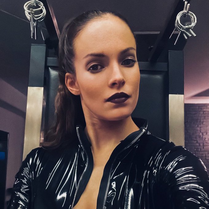 Happy 4th Advent! 🕯 🕯 🕯 🕯   (4 candles = four times the joy 🤩 😈) #derfemdom #domina #bosslady #advent<a href="/tag/domina"class="tags"><span>#domina</span></a><a href="/tag/candles"class="tags"><span>#candles</span></a><a href="/tag/bosslady"class="tags"><span>#bosslady</span></a><a href="/tag/advent"class="tags"><span>#advent</span></a><a href="/tag/wax"class="tags"><span>#wax</span></a><a href="/tag/chastity"class="tags"><span>#chastity</span></a>