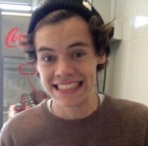zarryslinee's tweet photo. ACCIDENTALLY GEMMA — a smau by yours truly

young love is strong and lasts longer than anything else, h’arry’s well aware of it and he believes his relationship with l’ouis will last forever.
but then again, things keeps changing and hearts get broken. https://t.co/kbOVnY3LVK