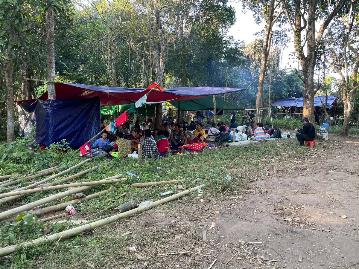 လေးကေ့ကော် တိုက်ပွဲရှောင် သောင်းရင်းမြစ်ဘေး စစ်ရှောင်စခန်း အကူအညီများ လိုအပ်နေ

facebook.com/MizzimaDaily/p…