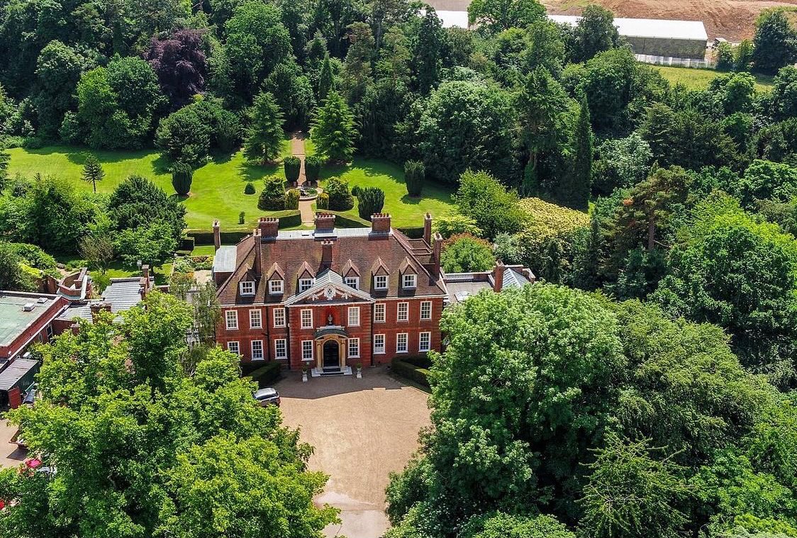 Hunton Park offers 22 acres of land which makes it perfect for outdoor team building events 🏏🥇

Our sales team are on hand to support you with your enquiry, so please do get in touch

📩hb048-sb3@accor.com 
📞 01923 277708

#backtobusiness #businessmeeting #meetings #events