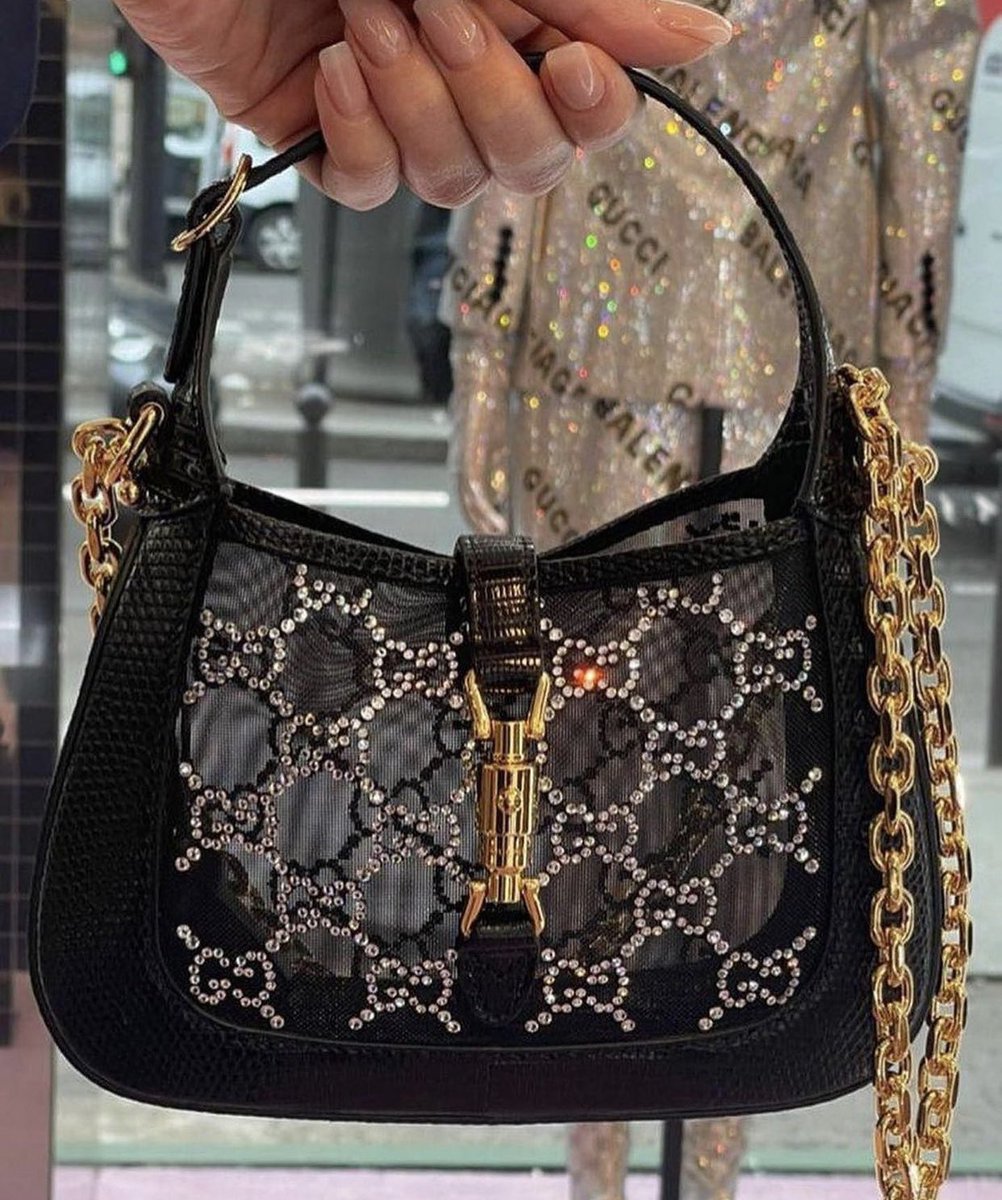 Golden Fashion tweet media