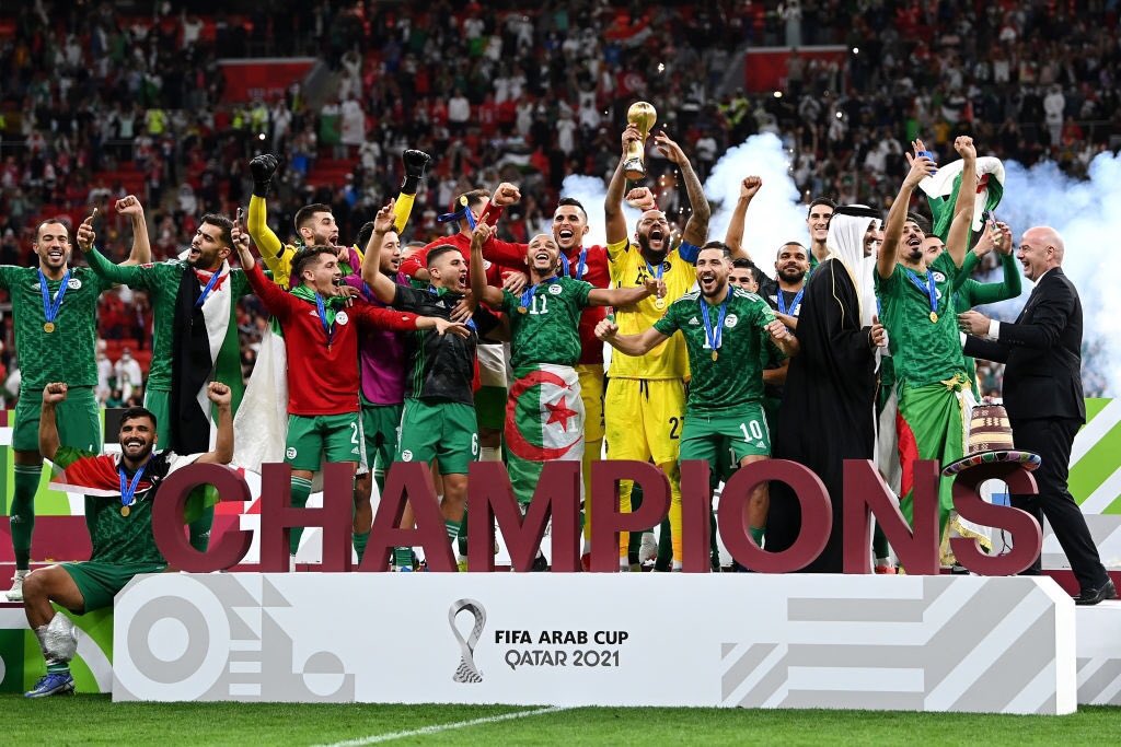 LibyaDiscover's tweet photo. ألف مبروك للمنتخب الجزائري ��لشقيق بفوزهم بكأس العرب وهاردلك للمنتخب التونسي الذي قدم أداء مميز في البطولة 

الفوز واحد والفرحة واحدة ��لنا عرب وتجمعنا هذه الأمة العظيمة ، هنيئاً لكم وننتظركم في البطولات العربية والأفريقية والعالمية القادمة 

❤️🇩🇿🇹🇳 🏆 https://t.co/HHETsQtO9Z