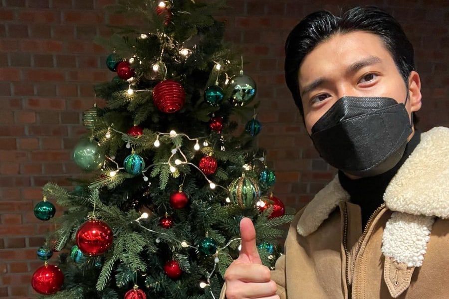 SoompiSpanish's tweet photo. #ChoiSiwon de #SuperJunior reanuda sus actividades tras recuperarse de la COVID-19 https://t.co/JVM1N87dyS https://t.co/Udu8IqC6wk
