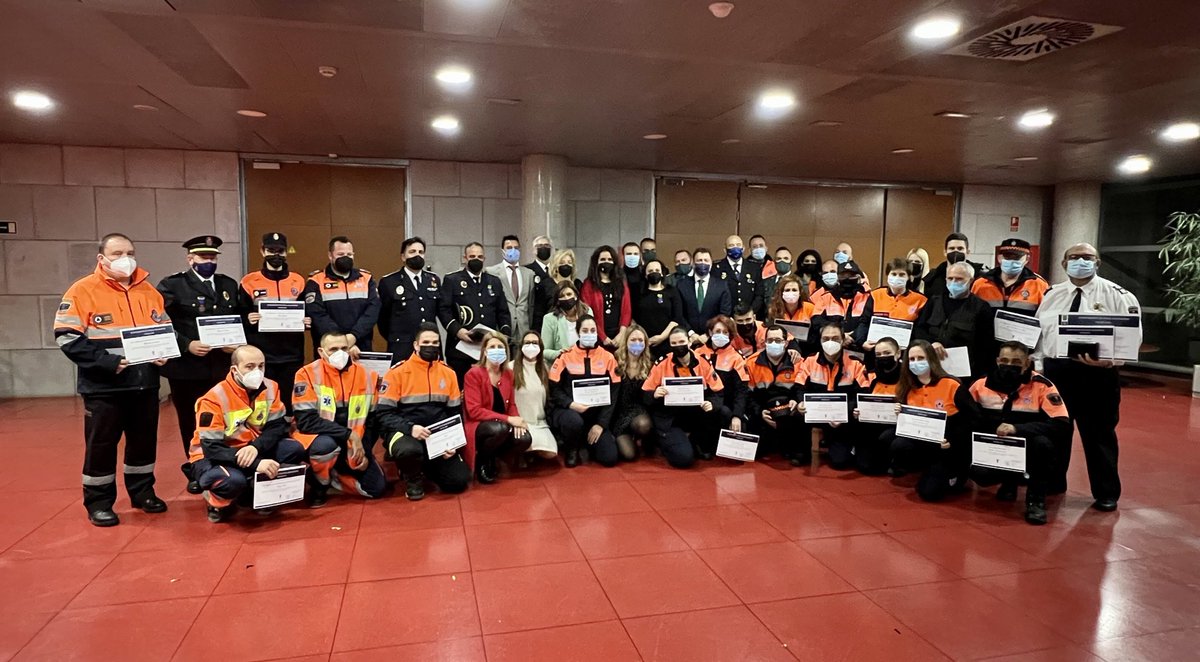 Ayer Rivas entregó distinciones a los Cuerpos y Fuerzas de Seguridad del Estado y homenajeó a las voluntarias y voluntarios de <a href="/ProteRivas/">Prot.</a> por estar siempre cuando se les necesita. En el recuerdo, por ejemplo, su labor en días tan difíciles para cualquier ciudad como fue Filomena