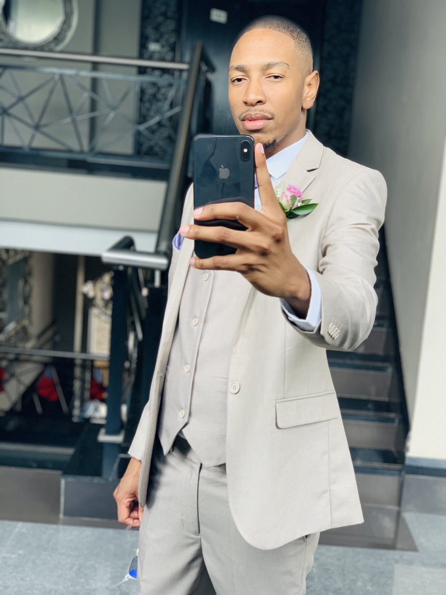 Lloyd_Itu's tweet photo. A suit must be tailored. 🤌🏽🥺 https://t.co/VAMTxyqKPf