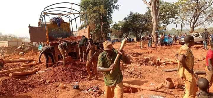 elhadjadialo's tweet image. When I told them they are destroying their home et their children's home. They replied by saying "we are just trying to put food on the table". What if the #ClimateCrisis is a #HungerCrisis in the Global South?
@African_Y4C 
@Y4Cofficial