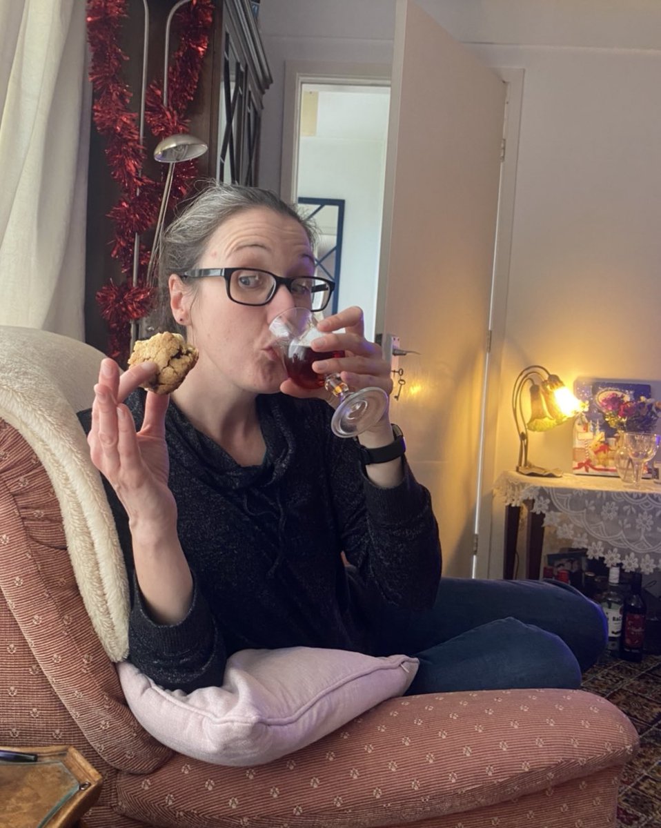KtLeeArrowsmith's tweet photo. Covid has changed my festive time.
Took a week off to celebrate with family.
Mum makes the best dinners, but working Christmas for Track and Trace.
Panto with Dad. They have my grandad for Christmas, so staying home to keep him safe.
#LifeHasChanged #GottaAdapt ๐ https://t.co/9tD3USU1ri