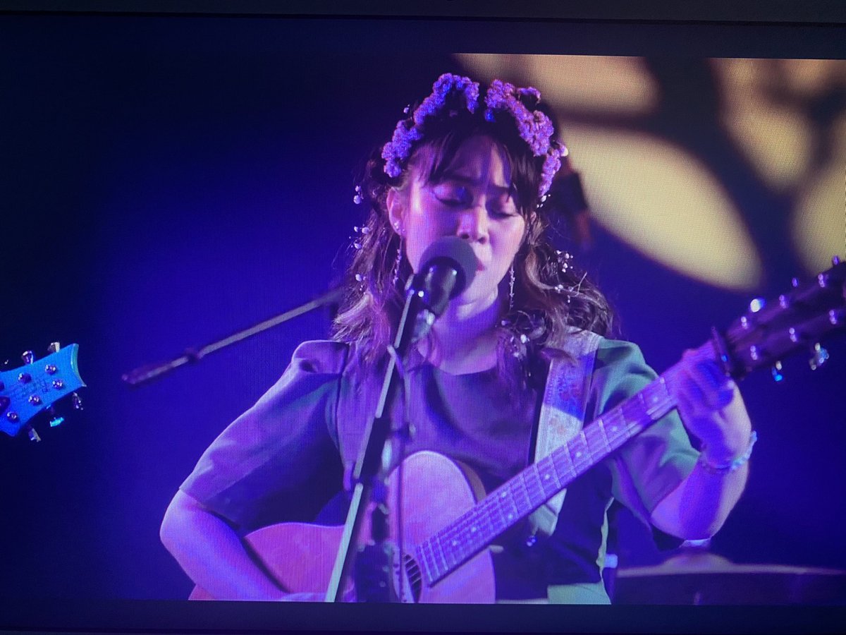 kkulfmgirl's tweet photo. i’m enjoying #TWSLive so much huhuhu i really missed watching @reeseypeasy perform 😭😭😭 aka di naman ako heartbroken pero umiyak sa Orbiting???? https://t.co/poTay9a6C8