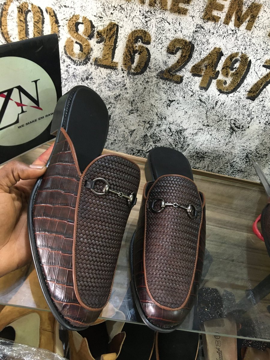 ZeddenShoes's tweet photo. I make beautiful Mules for casual and official purposes. 
We deliver anywhere in the world😁
This is a no scam zone, what you see is what you get!
Please kindly retweet if this comes up on your timeline.

Price: 15k
Send a DM or call 08162497576
Whatsapp: https://t.co/fOftLEDty1 https://t.co/aPVu0BxLDN