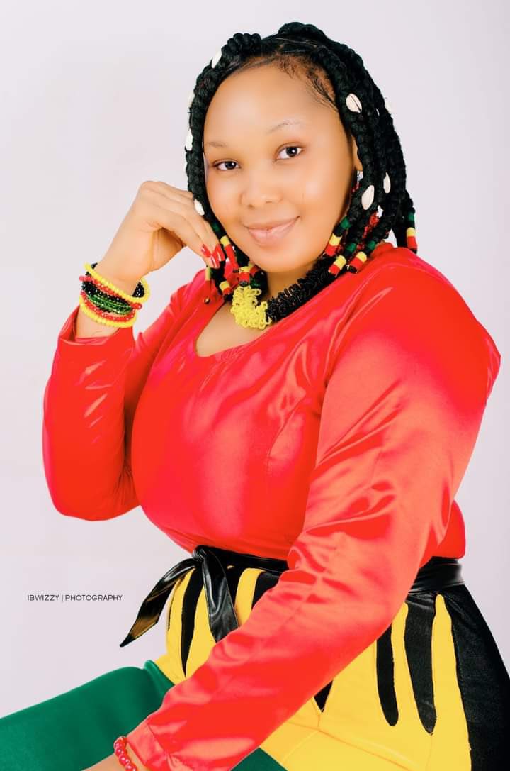 IndiaIpob's tweet photo. Ada Biafra was abducted at the airport by the Nigerian DSS and taken to an unknown destination. This has been the case of many Biafrans in their land by the lawless Nigerian security forces and it must stop. #FreeAdaIPOB #FreeMaziNnamdiKanu #ReferendumNow #freebiafra https://t.co/GcPhozlbPw