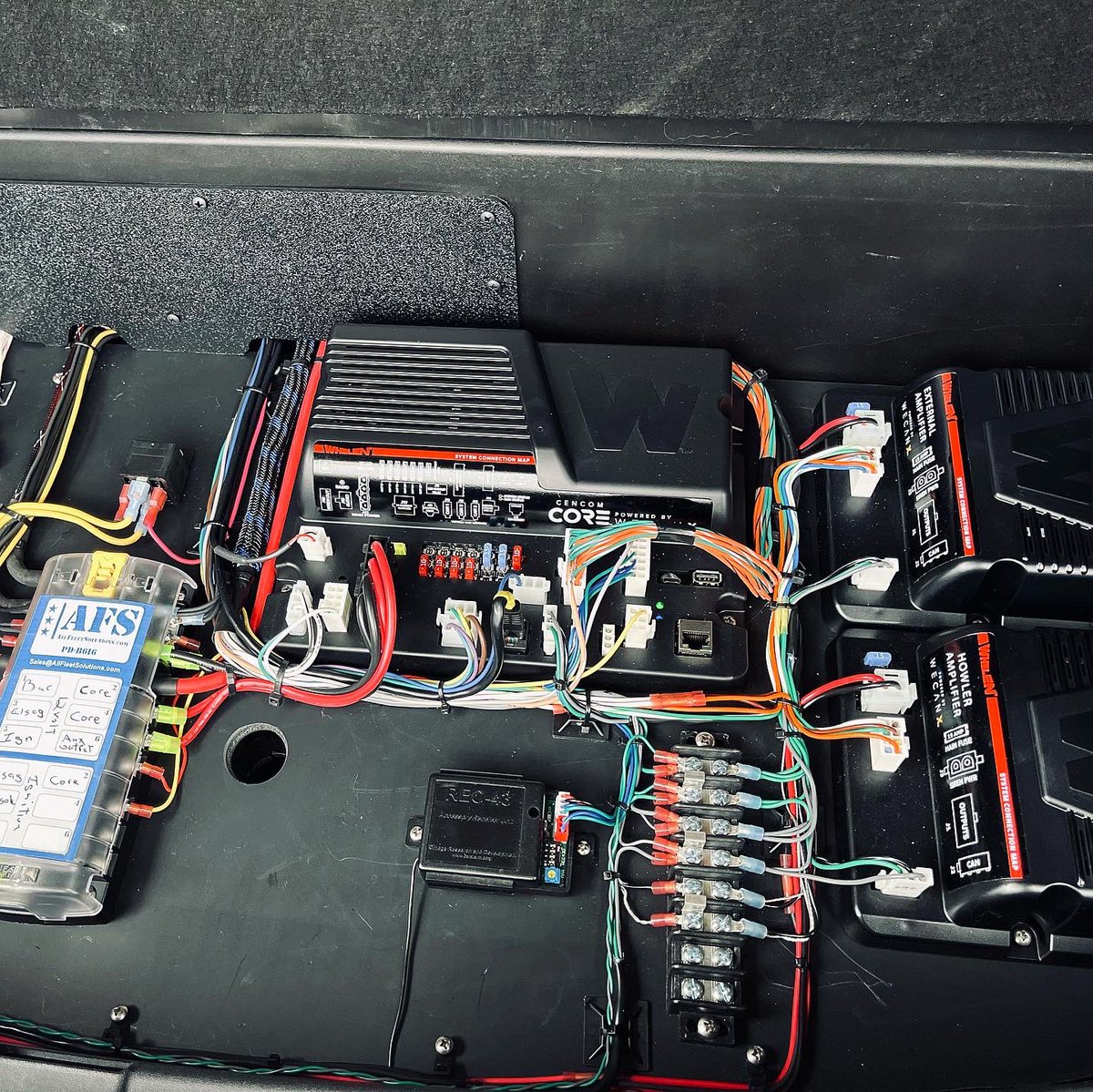 JWA_1111's tweet image. RED DEMO 🚨 #service #product #demovehicle #JWA #wiring #led #red #emergencyvehicle #whelen #havis #progard #elsag