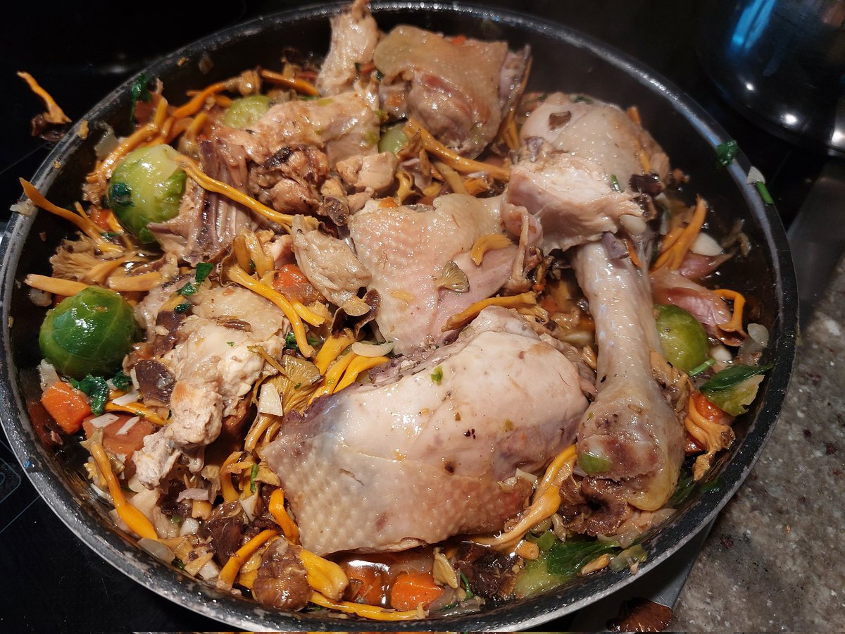 CelticTorc's tweet photo. Avui fent un dinar de bosc #Debosc @Somdebosc https://t.co/q8XmBiohMp