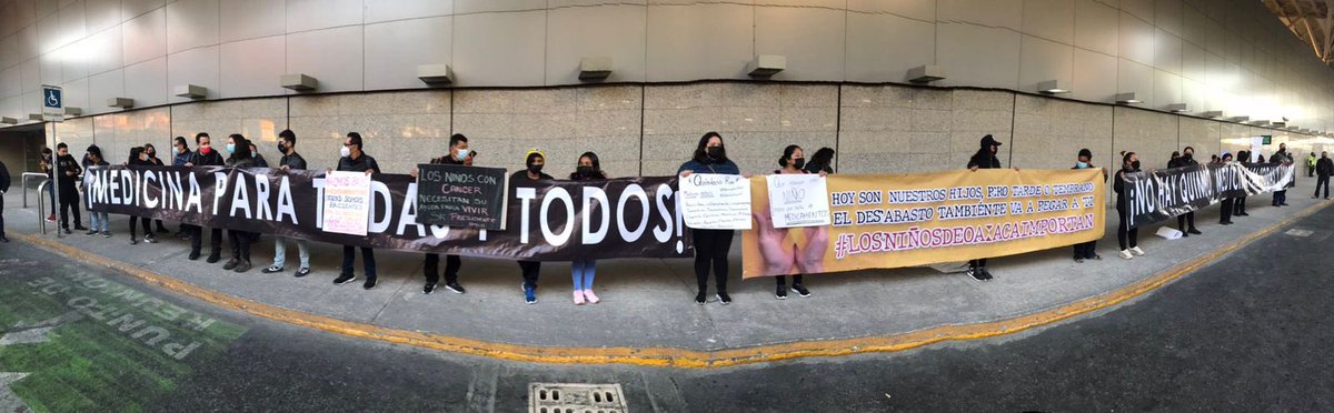 adrixaguilar's tweet photo. El mensaje es claro: 

- Urgen medicinas para todas y todos. 
- Urge que la salud sea una verdadera prioridad para este gobierno. 
- Urge que se escuchen las exigencias ciudadanas. 

#ACmosParo #MedicinasParaTodxs #NoHayQuimio https://t.co/kh8xAWry8f