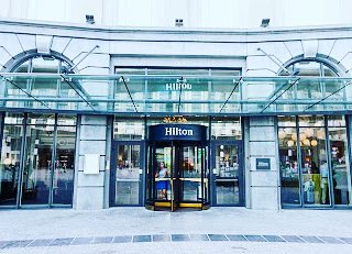 bubbleprojects's tweet image. Yes, its official!
Februari 12, 2022 we open the valentine exhibiton with a cocktailparty at the iconic: Atomium from 15-18.
The exhibiton continues at Hilton Grand Place for 6 weeks or at the Hilton Garden Inn Brussels City.
Sign up asap, we can allow max 50 persons (1/2)