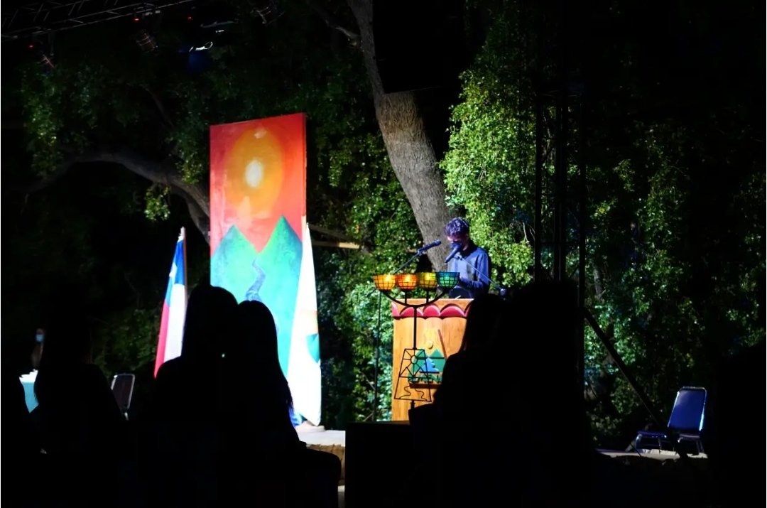 ElaineCandles's tweet photo. Un año más iluminamos tan linda Ceremonia de la luz 🕯️✨
Despedida 4tos medios 2021.
#luzdevelas #vitral #hechoamano #hechoconcariño
https://t.co/u7bhsGUwZ9 https://t.co/EU2GHlpoMJ