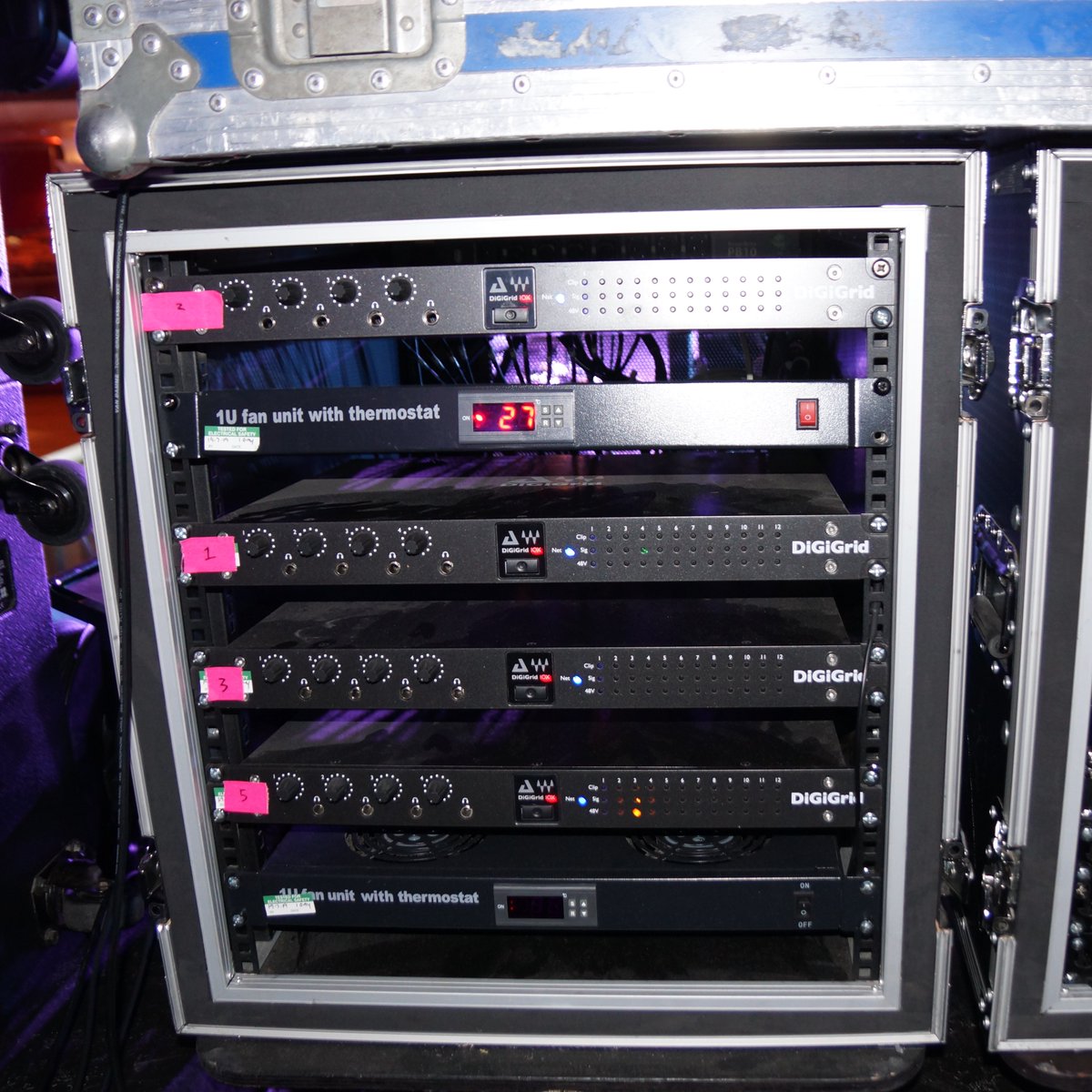 DiGi_Grid's tweet photo. 5 DiGiGrid IOX with a total of 60 inputs is currently being used on a tour with “Public Service Broadcasting”. Each IOX also has 6 line and 4 headphone outputs. Easily portable - ideal for touring as well as in the studio. 
#digigrid #PSB_HQ #livesound #soundengineer https://t.co/xgqhoKan4X