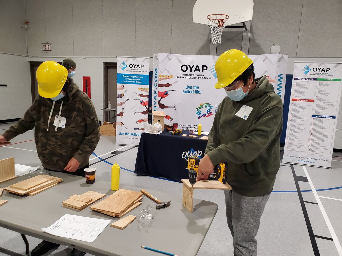 NSacevich's tweet photo. Is skilled trades for the birds??? Today it is! 

Thanks to Carpenters Local 1669 and OYAP for running a great activity building bird houses with students at Sherbrooke elementary.

Math, Art, Science and hands on skills all in one activity. 

@LakeheadSchools #lpstb #oyap https://t.co/UnLzJpqUzz
