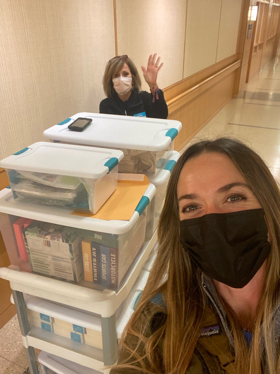 LindsaysLegacy's tweet photo. Major news!!! We made our first delivery of 100 'art therapy' kits - designed to directly support patients of the @SmilowCancer at @YNHH. Personal experience &amp; research both have shown that art therapy can reduce a number of symptoms in cancer inpatients. https://t.co/pKZSwQVS1k