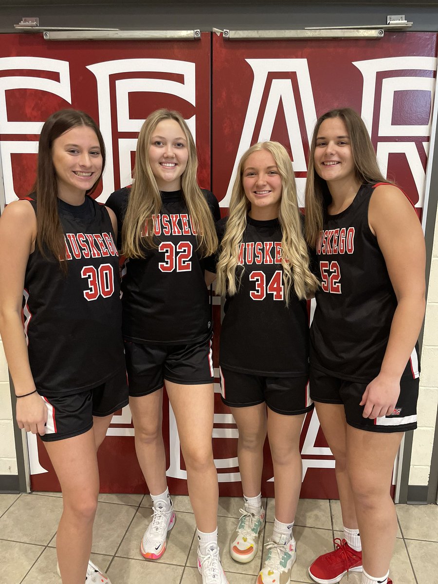 MuskegoGBB's tweet photo. 4 years later and they finally figured it out 😂 #1warrior #family https://t.co/N9sXiDlcjw