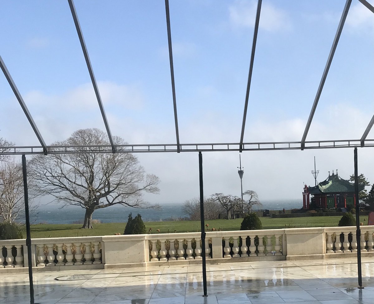 jrafferty11's tweet photo. The sun arrives outside the Marble House looking at the ocean and Chinese Tea House in #Newport. https://t.co/da9qvYRFe5
