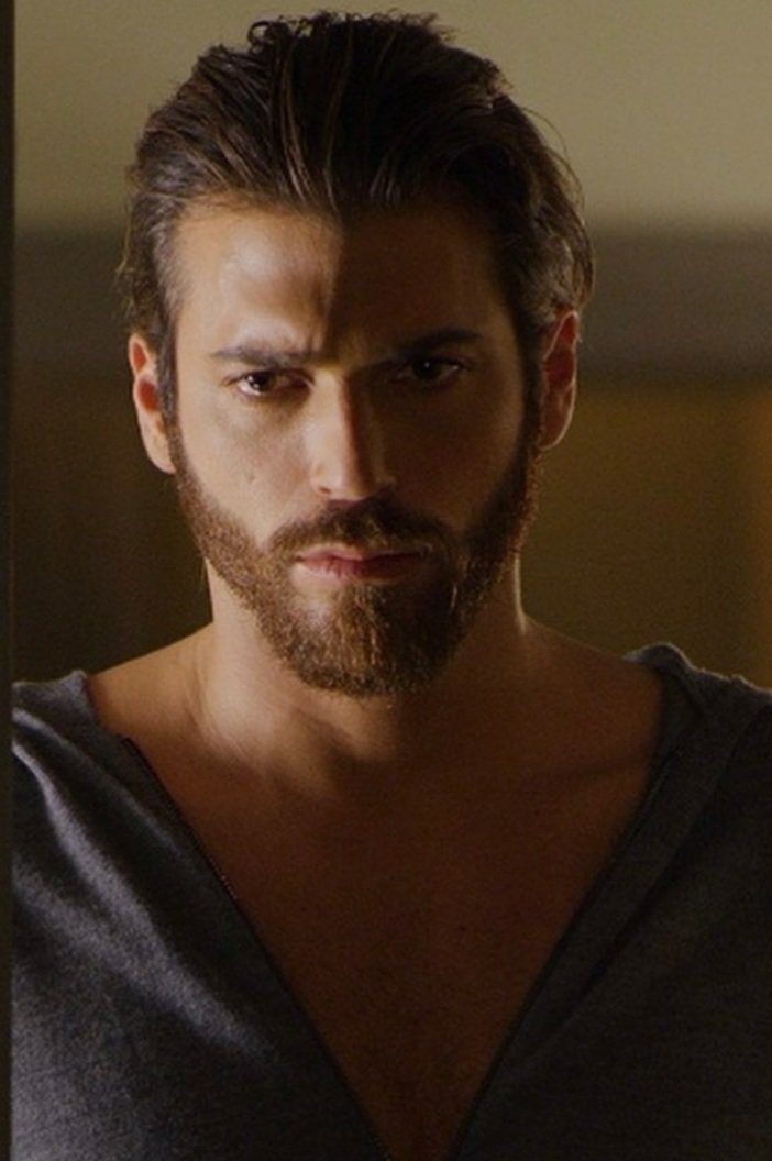 ZValstango's tweet photo. OMG this photo captures the unique #CanYaman essence! https://t.co/jashTSe9ch