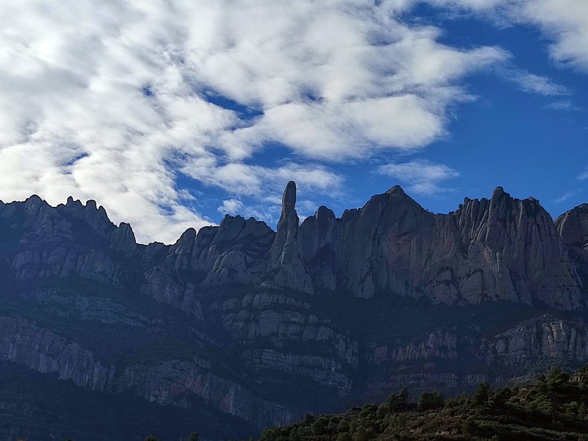 9_ThePink_Lady's tweet photo. Avui hem pujat a Montserrat 😍
#MuntanyaMagica
#Agraiments
#BonaEnergia
#montserrat https://t.co/OMq4lEKN6s
