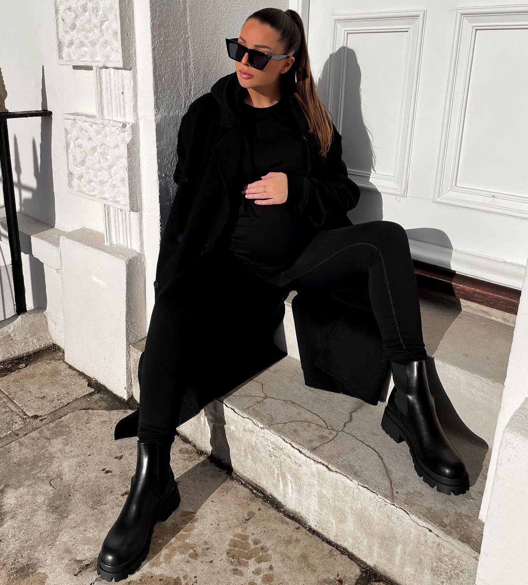 3 weeks to go! 🤍👶🏼🍼🖤